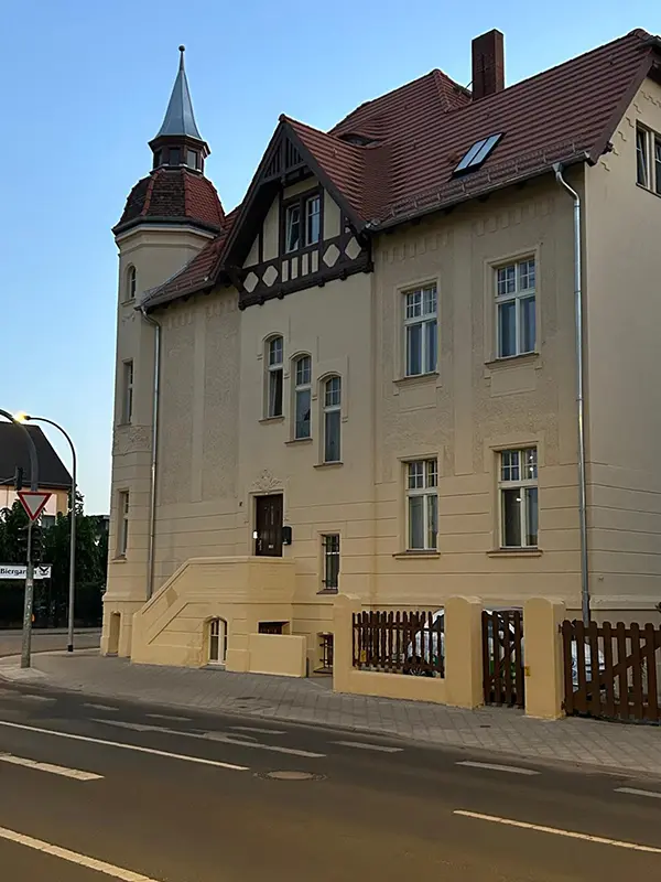 Außenbereich der Villa Rathenow